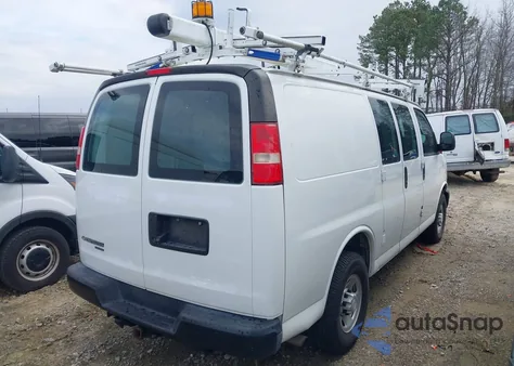 2016 Chevrolet Express 2500 Work Van z USA, uszkodzony, nr VIN 1GCWGAFF5G1331734